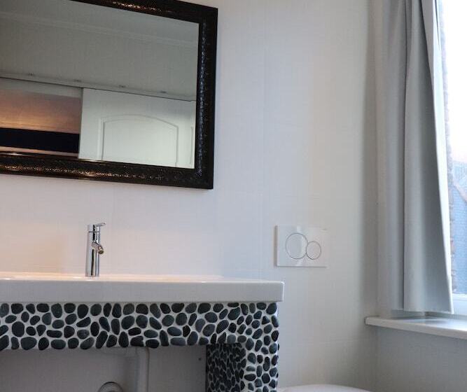 スタンダードルーム, Hostel Lybeer