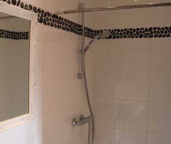 スタンダード４人部屋, Hostel Lybeer