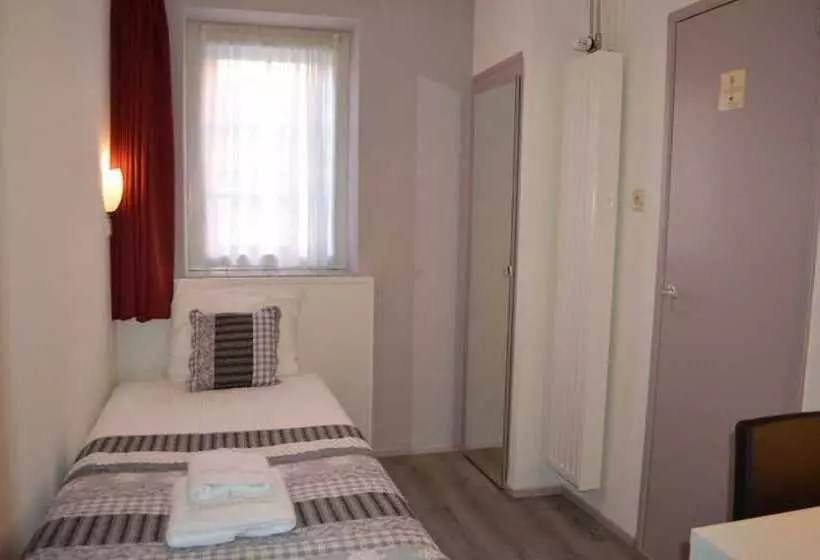 Economy Yhden Hengen Huone, Atlas Village Brielle