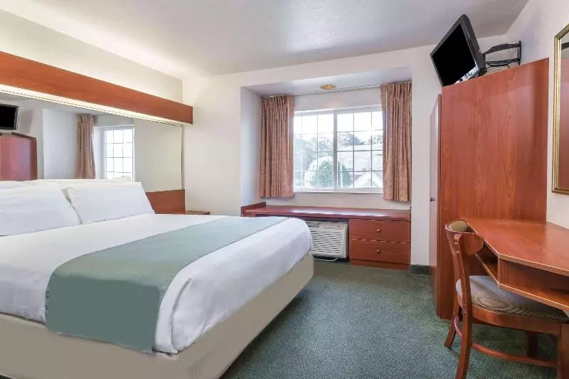 スタンダードルーム, Best Western Plus Katy Inn And Suites