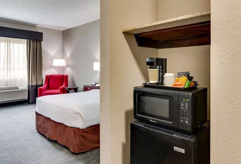سوییت, Best Western Plus University Inn & Suites