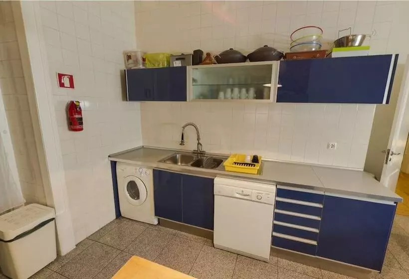 تختخواب در اتاق مشترک, Lisbon Lounge Hostel