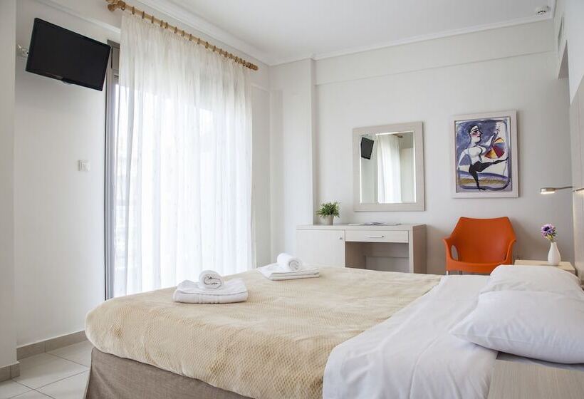 스탠다드 트리플 룸, Mavridis