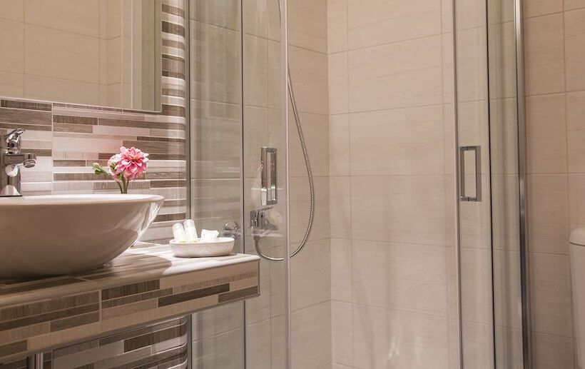 스탠다드 룸 바다 전망, Mavridis