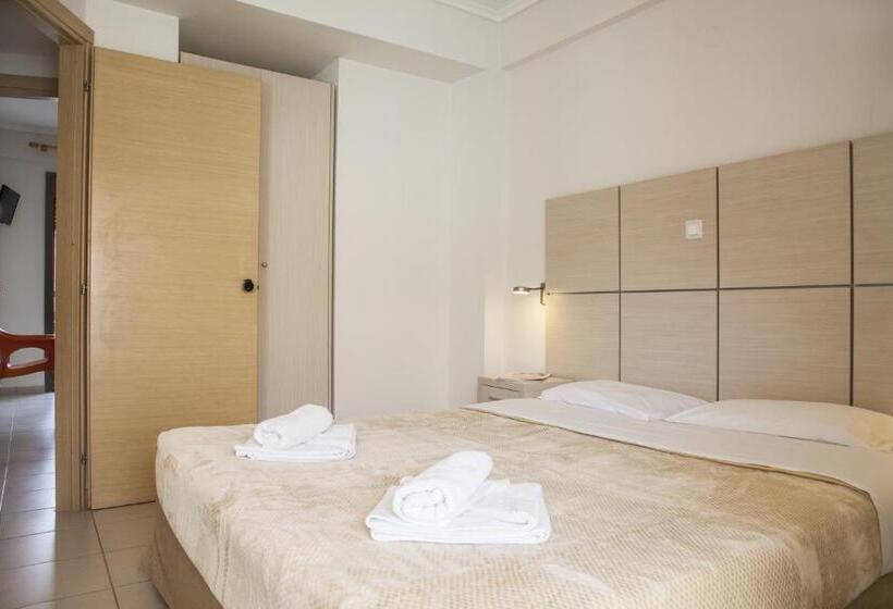 패밀리 룸, Mavridis