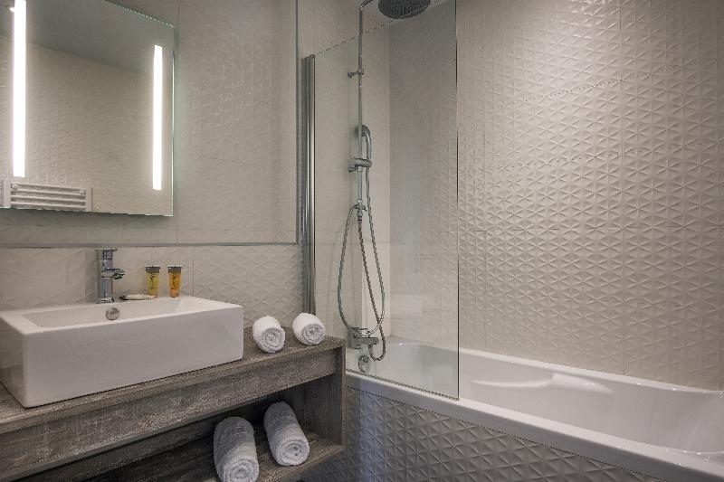 스탠다드 트리플 룸, Mavridis