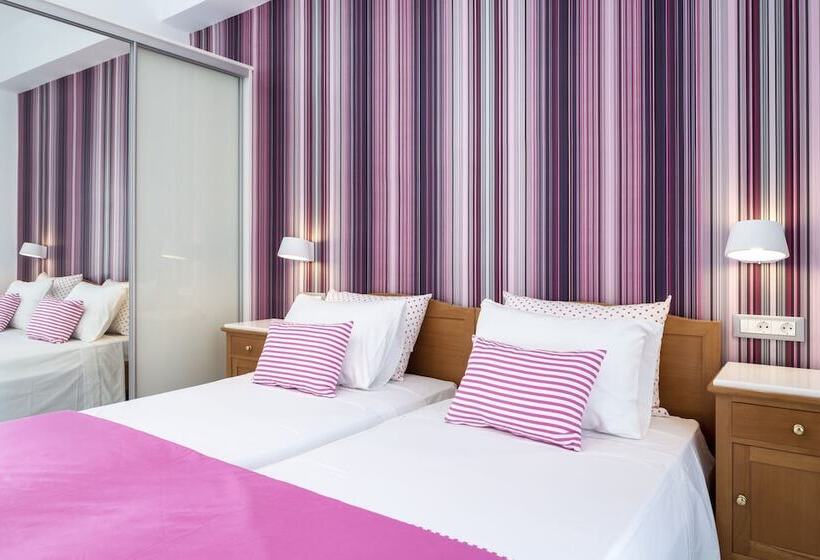 标准三人间, Santellini