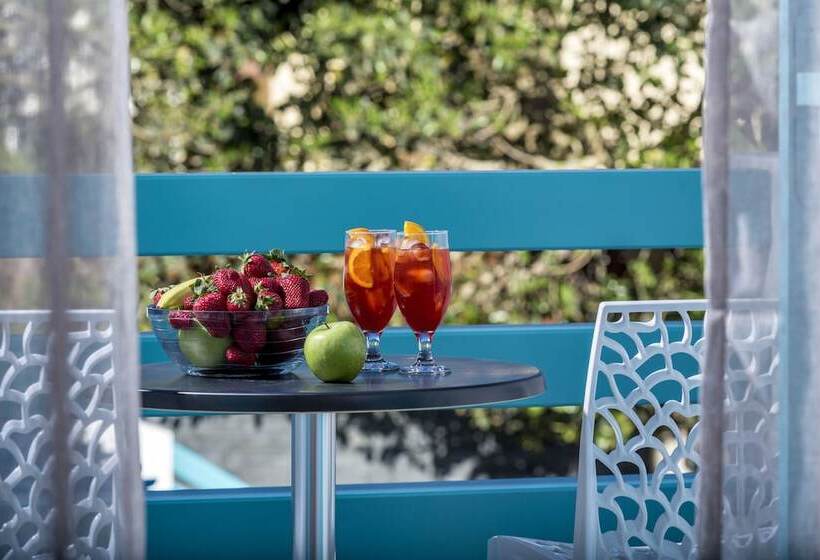 高级大房间, Santellini