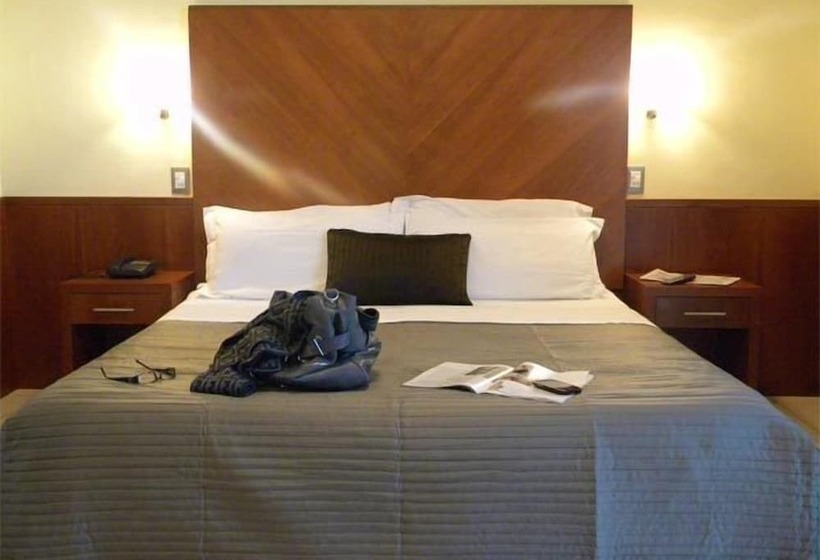 غرفة قياسية ثلاثية مزودة بشرفة, Sole