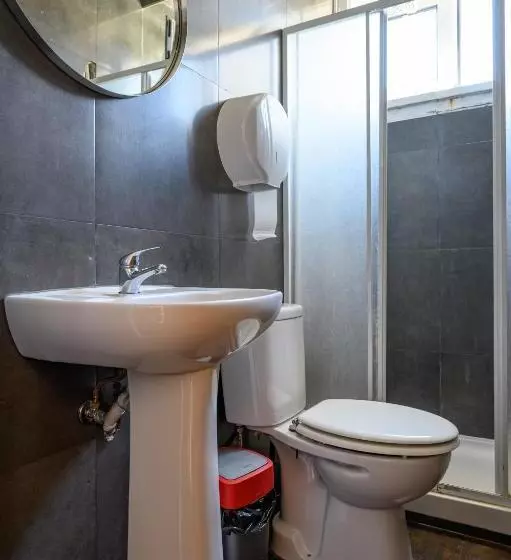اتاق استاندارد یک تخته با بالکن, Terrace Lisbon Hostel