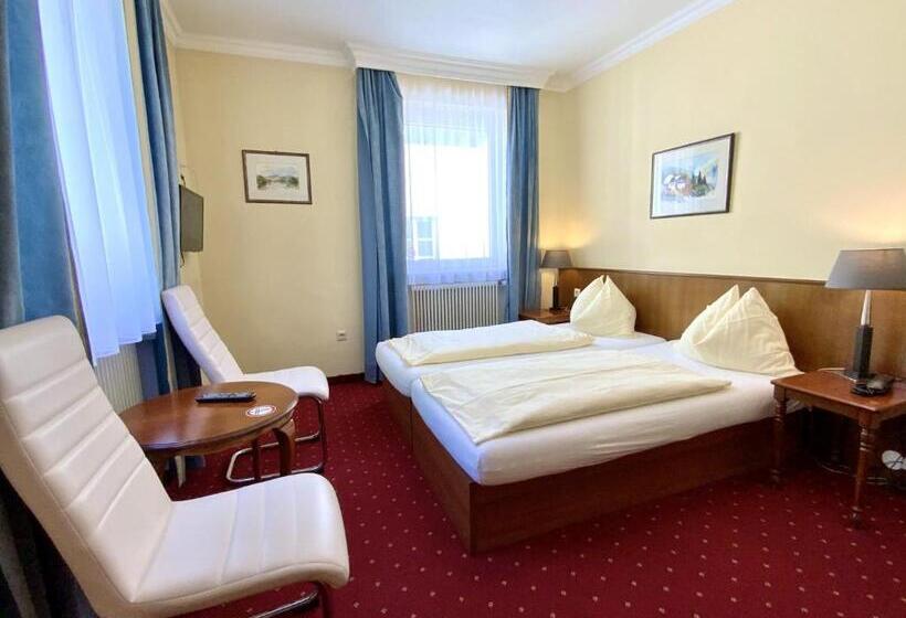 اتاق سوپریور خانوادگی, Turnerwirt