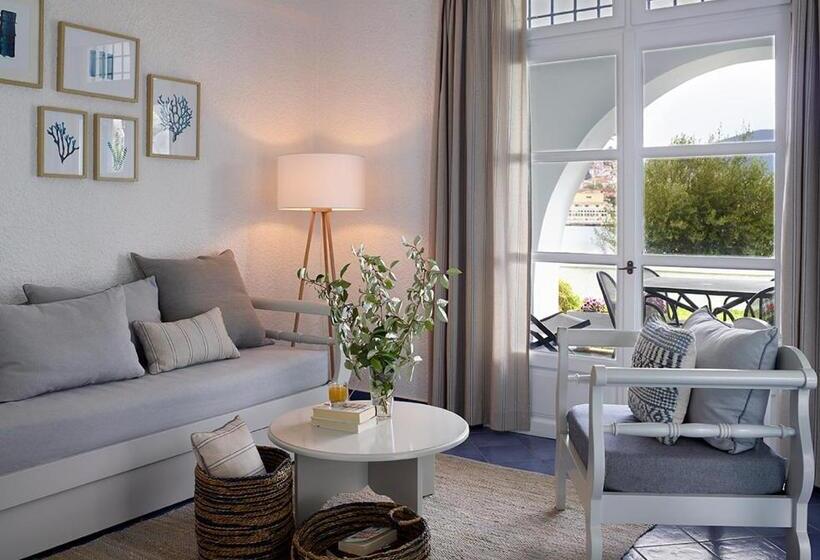 آپارتمان 1 خوابه همکف, Nikis Village