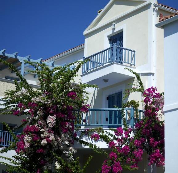 استودیو استاندارد با چشمانداز باغ, Nikis Village