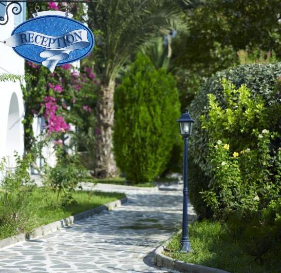 استودیو استاندارد با چشمانداز باغ, Nikis Village