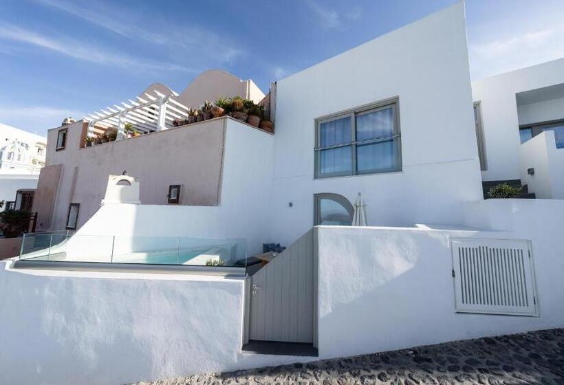 ハイドロマッサージバス付きスイート, Smaro Studios