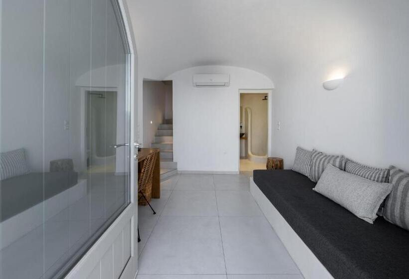 ハイドロマッサージバス付きスイート, Smaro Studios