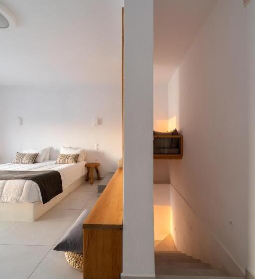 ハイドロマッサージバス付きスイート, Smaro Studios