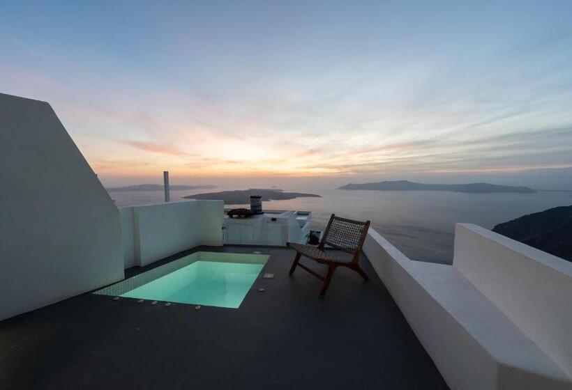 デラックススイート, Smaro Studios