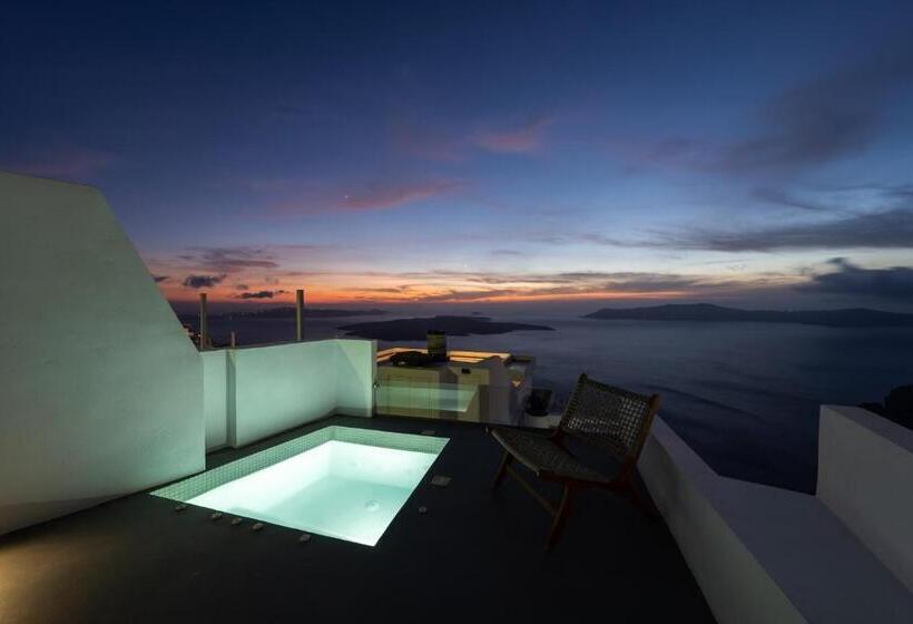 デラックススイート, Smaro Studios