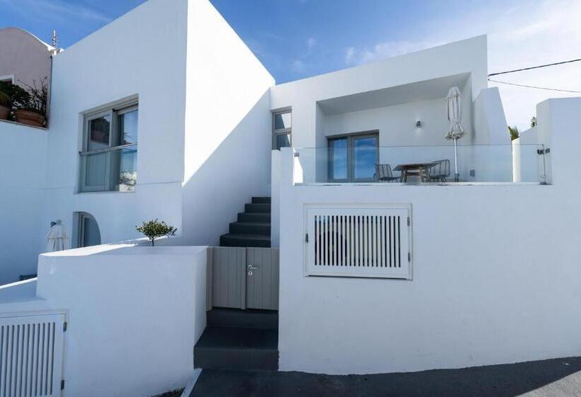 デラックススイート, Smaro Studios