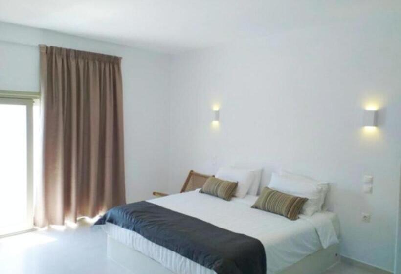 ハイドロマッサージバス付きスイート, Smaro Studios