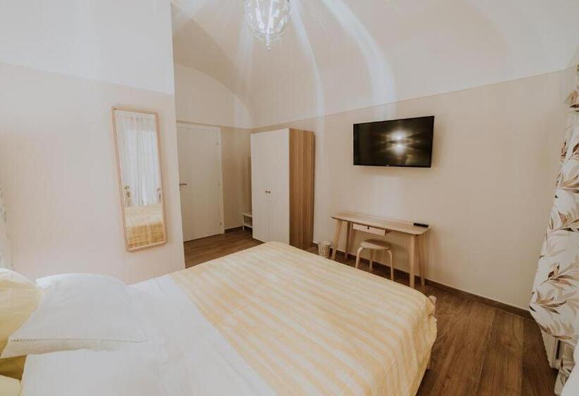 اتاق استاندارد, La Casa Di Achille