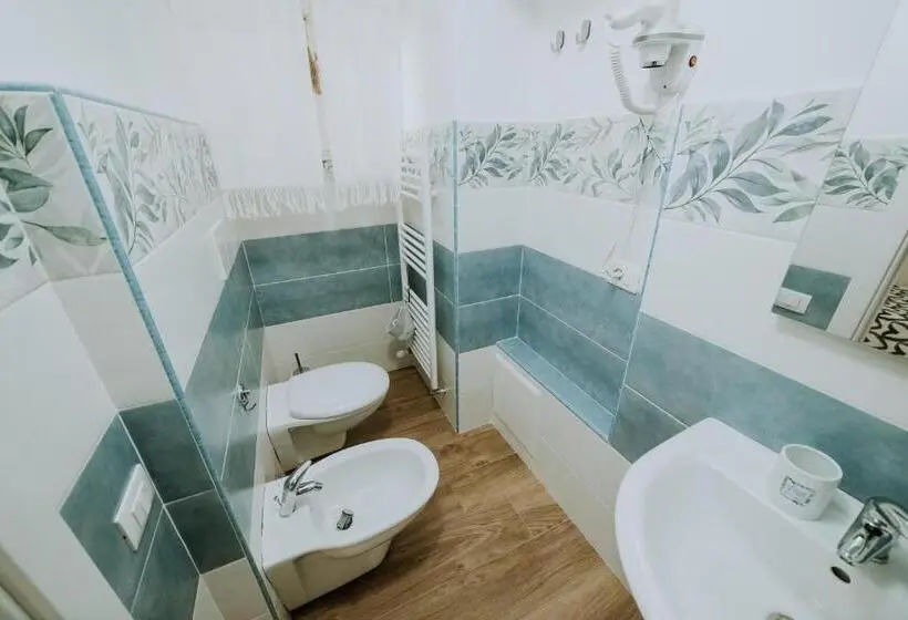 اتاق استاندارد سه نفره, La Casa Di Achille