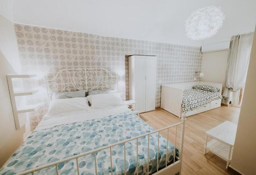 اتاق استاندارد سه نفره, La Casa Di Achille