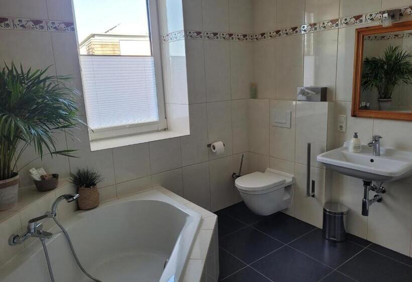 스탠다드 룸 킹사이즈 침대, B & B Bonvert