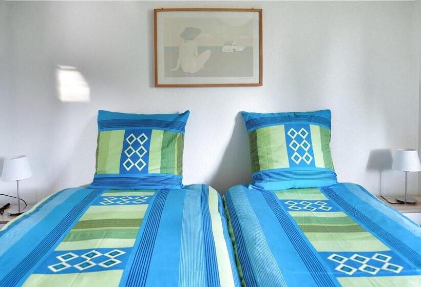 חדר סטנדרט נוף לגינה, Lindo Lugar   Just A 7 Minute Walk From The Airport