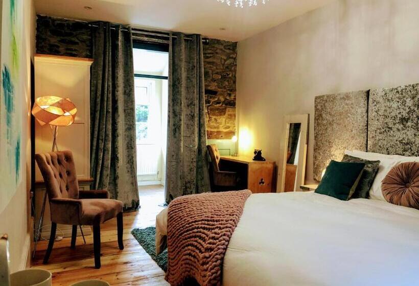 חדר סופריור נוף לגינה, Cambrian House B & B