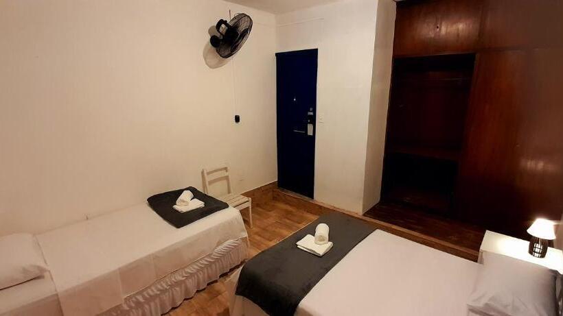 Quarto Triplo Economy, Líah Hostel & Suites