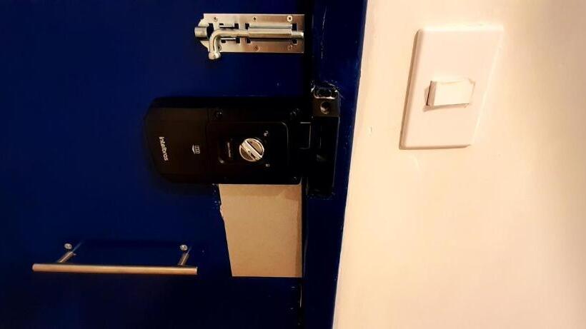 Quarto Triplo Economy, Líah Hostel & Suites