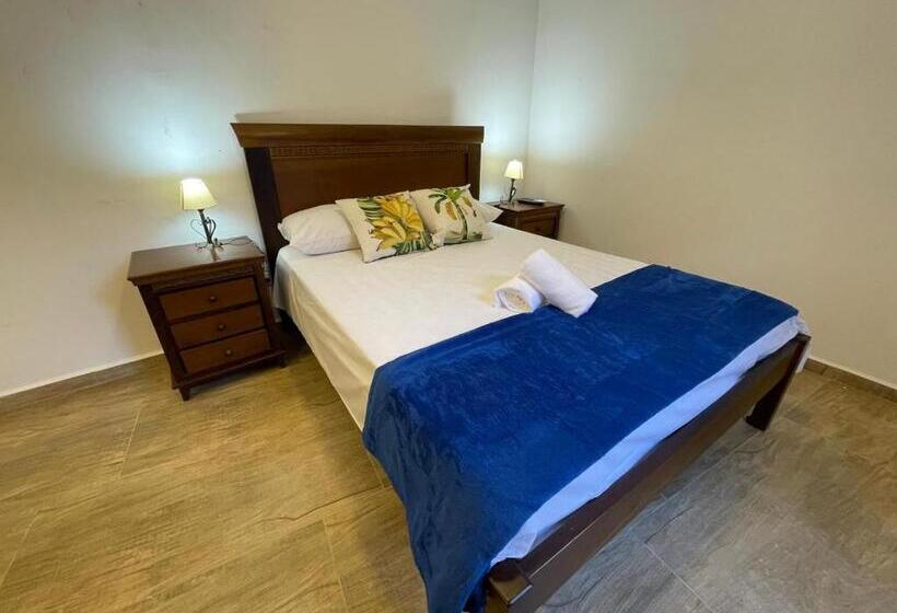 سوییت اجرایی, Santa Hospedaria Beach