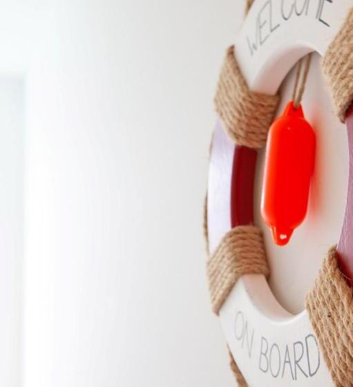 リバービュースタンダードルーム, Aan Dek Druten