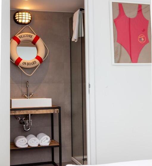 リバービュースタンダードルーム, Aan Dek Druten