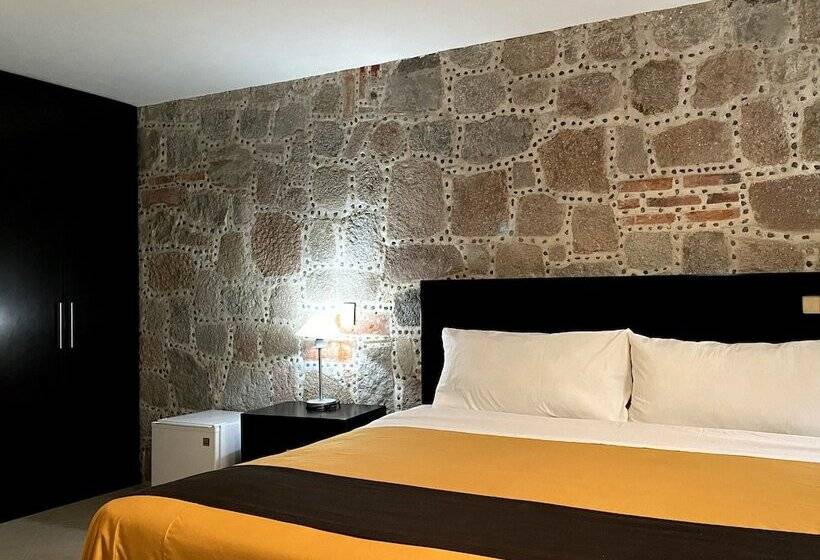 غرفة قياسية, Escala Puebla Centro