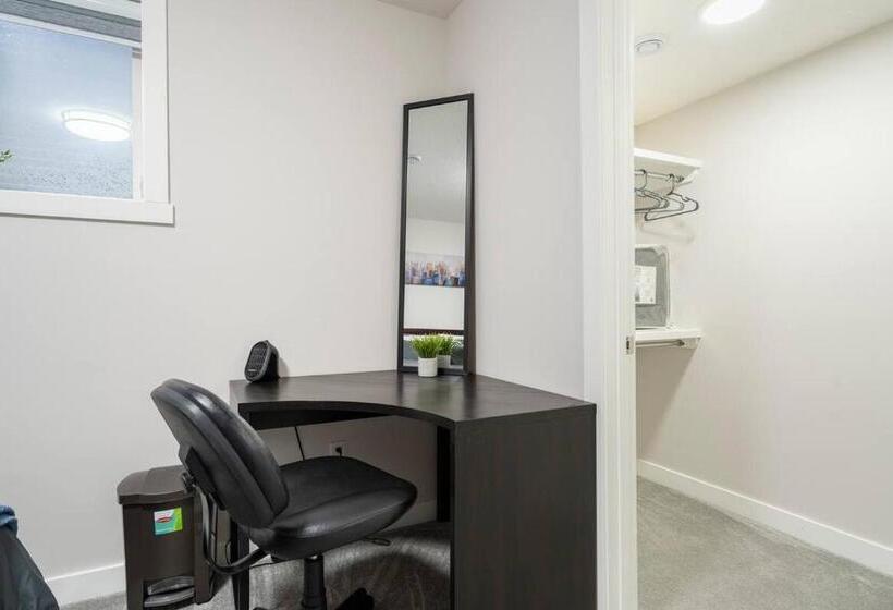 جناح غرفتين نوم, The Plush Suite