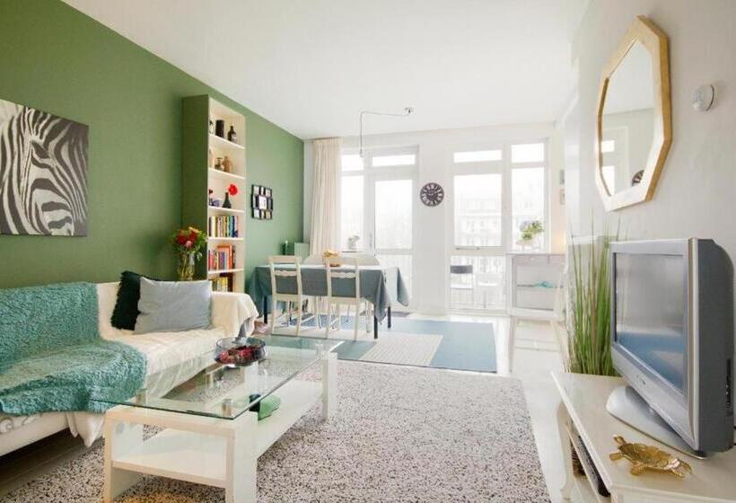 غرفة ديلوكس مزودة بشرفة, Adam & Eve Apartment