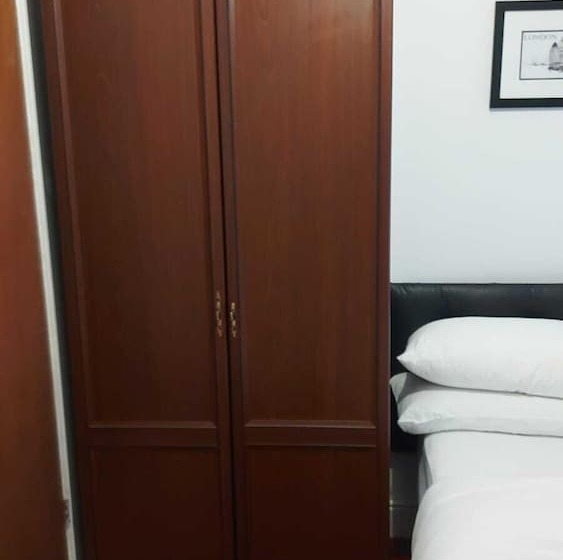 اتاق لوکس, Midtown Guesthouse