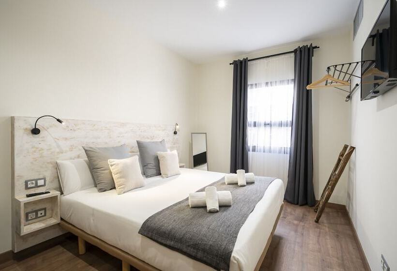 اتاق سوپریور, Dobo Azacanes Hostal