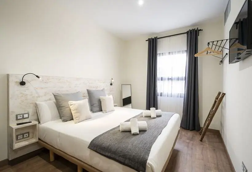 اتاق سوپریور, Dobo Azacanes Hostal