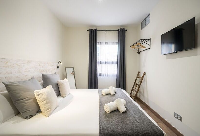 اتاق سوپریور, Dobo Azacanes Hostal