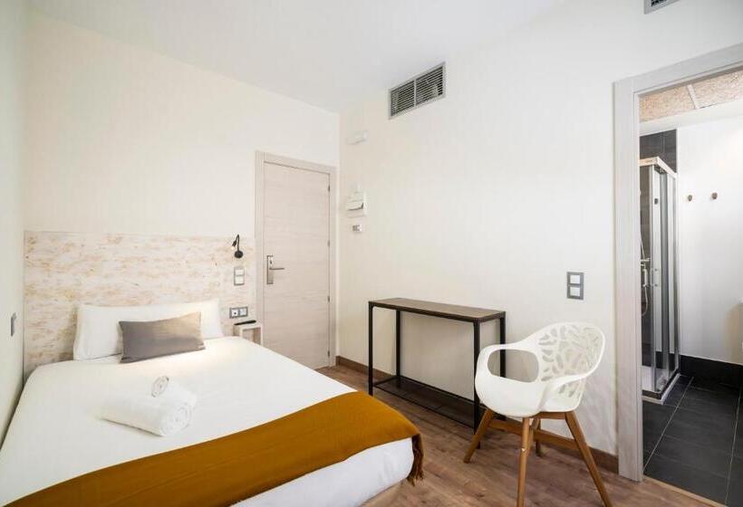 اتاق استاندارد یک نفره, Dobo Azacanes Hostal