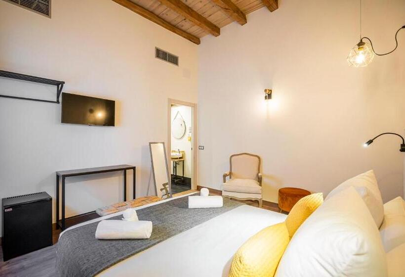 اتاق سوپریور, Dobo Azacanes Hostal