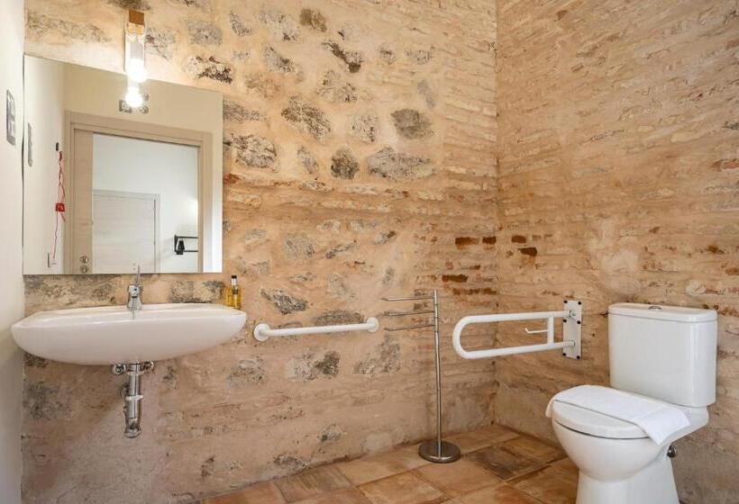 اتاق استاندارد برای معلولان, Dobo Azacanes Hostal