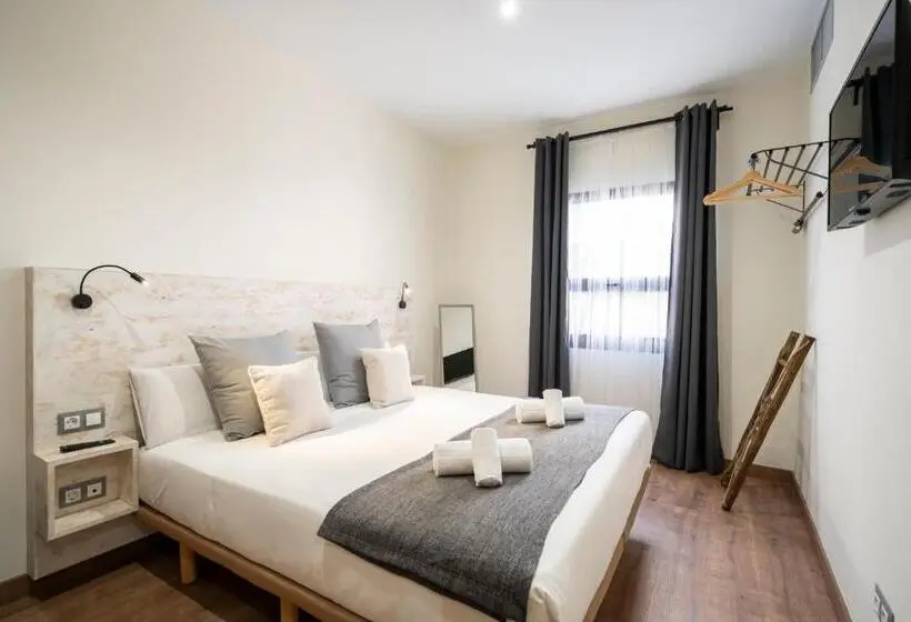 اتاق استاندارد با تخت بزرگ, Dobo Azacanes Hostal