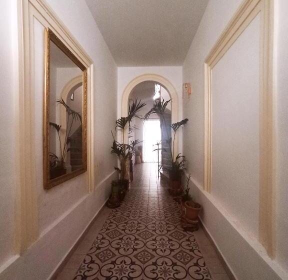 اتاق استاندارد چهارنفره با بالکن, Dhara House Malta