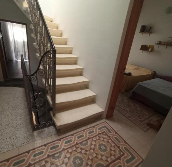 اتاق استاندارد چهارنفره با بالکن, Dhara House Malta
