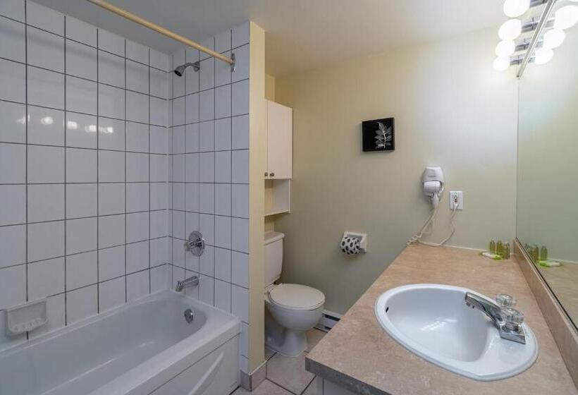 ２ベッドルームアパートメント, Condo Climatisé Près Du Mont Sainte Anne Avec Parc Aquatique, Piscine, Spa, Gym, Arcades Et Billard